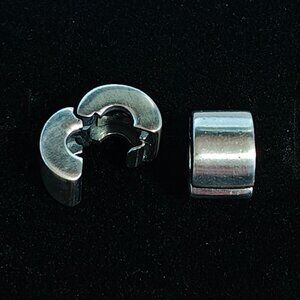 Authentic Pandora Smooth Plain Clip Charms 790138 – Set of 2